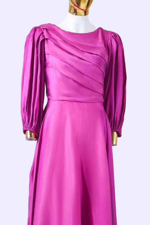 Talensi-Tie-and-Dye-Maxi-Long-Sleeve-Dress_front-close