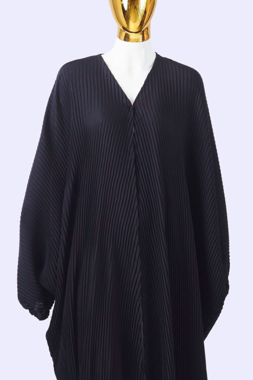 Black-Long-Boubou_front-close
