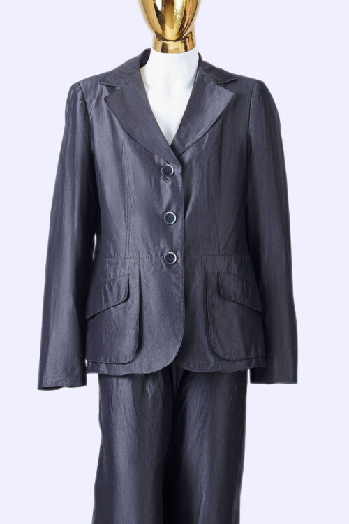 Armani-Gray-Suit_front-close